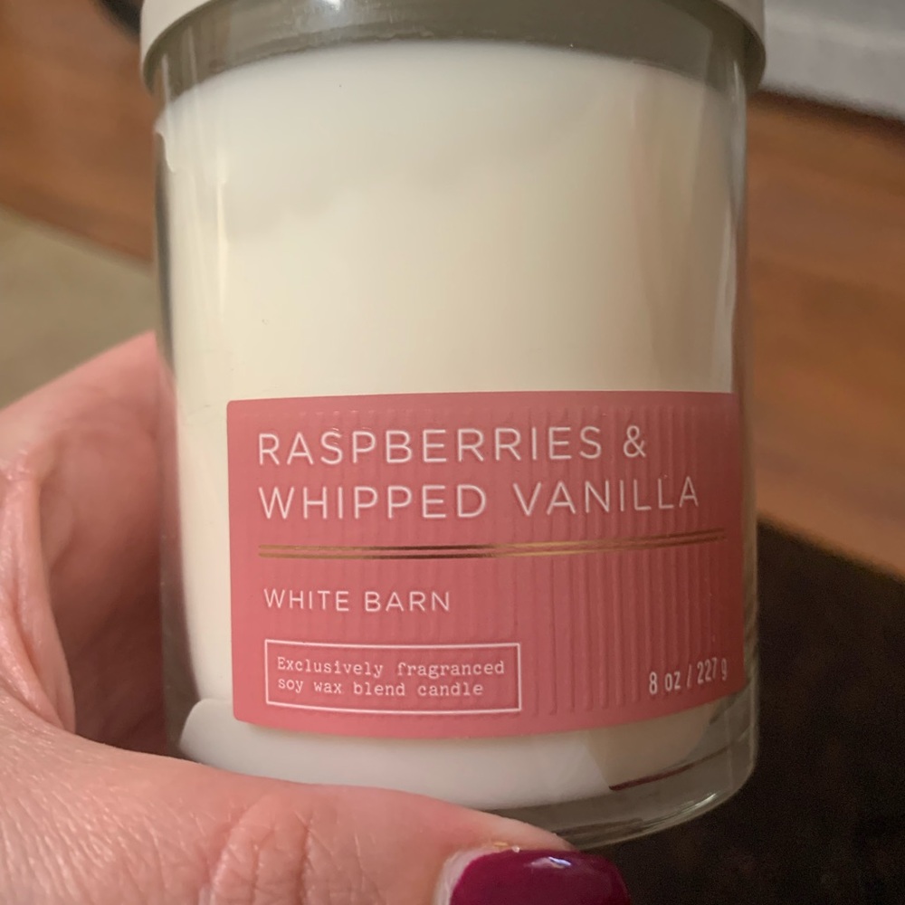 White Barn White Candle Bath & Body